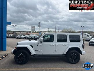 Used 2022 Jeep Wrangler Unlimited Sahara AWD/4WD video 2