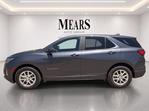 Used 2022 Chevrolet Equinox LT FWD image 2