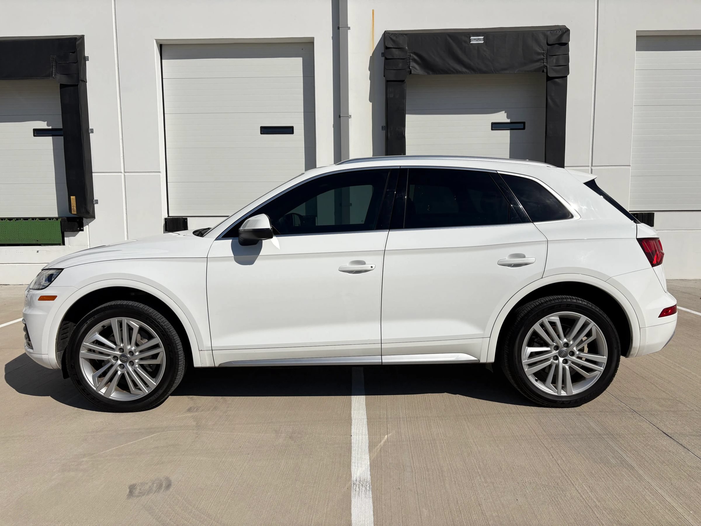 Used 2018 Audi Q5 2.0T Premium Plus w/ Premium Plus Package AWD/4WD image 6