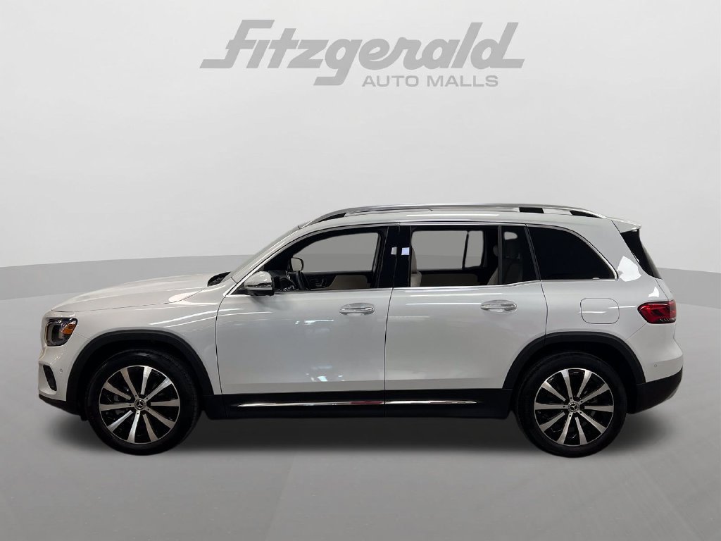 Used 2023 Mercedes-Benz GLB 250 4MATIC image 2