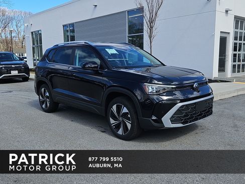 New 2026 Volkswagen Taos SE image 1