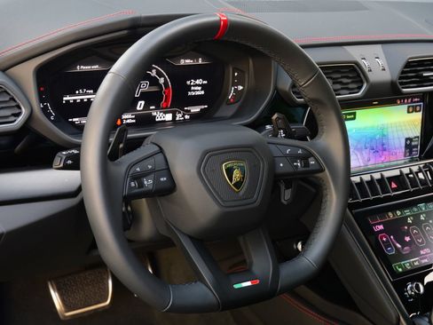 Used 2024 Lamborghini Urus S AWD/4WD image 14