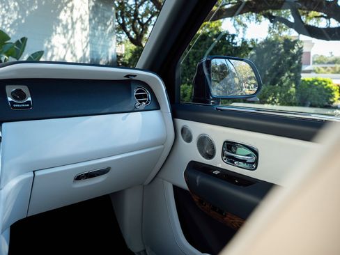 Certified 2022 Rolls-Royce Cullinan image 29