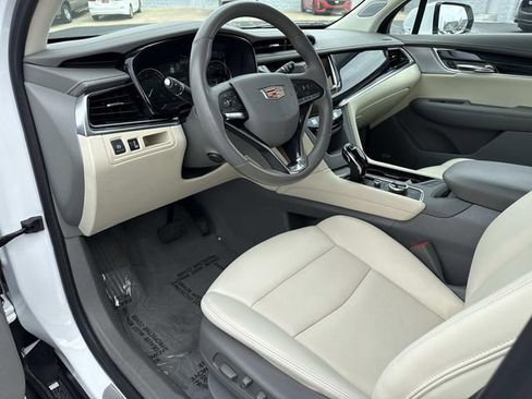 Used 2024 Cadillac XT6 Premium Luxury w/ LPO, Floor Liner Package AWD/4WD image 11