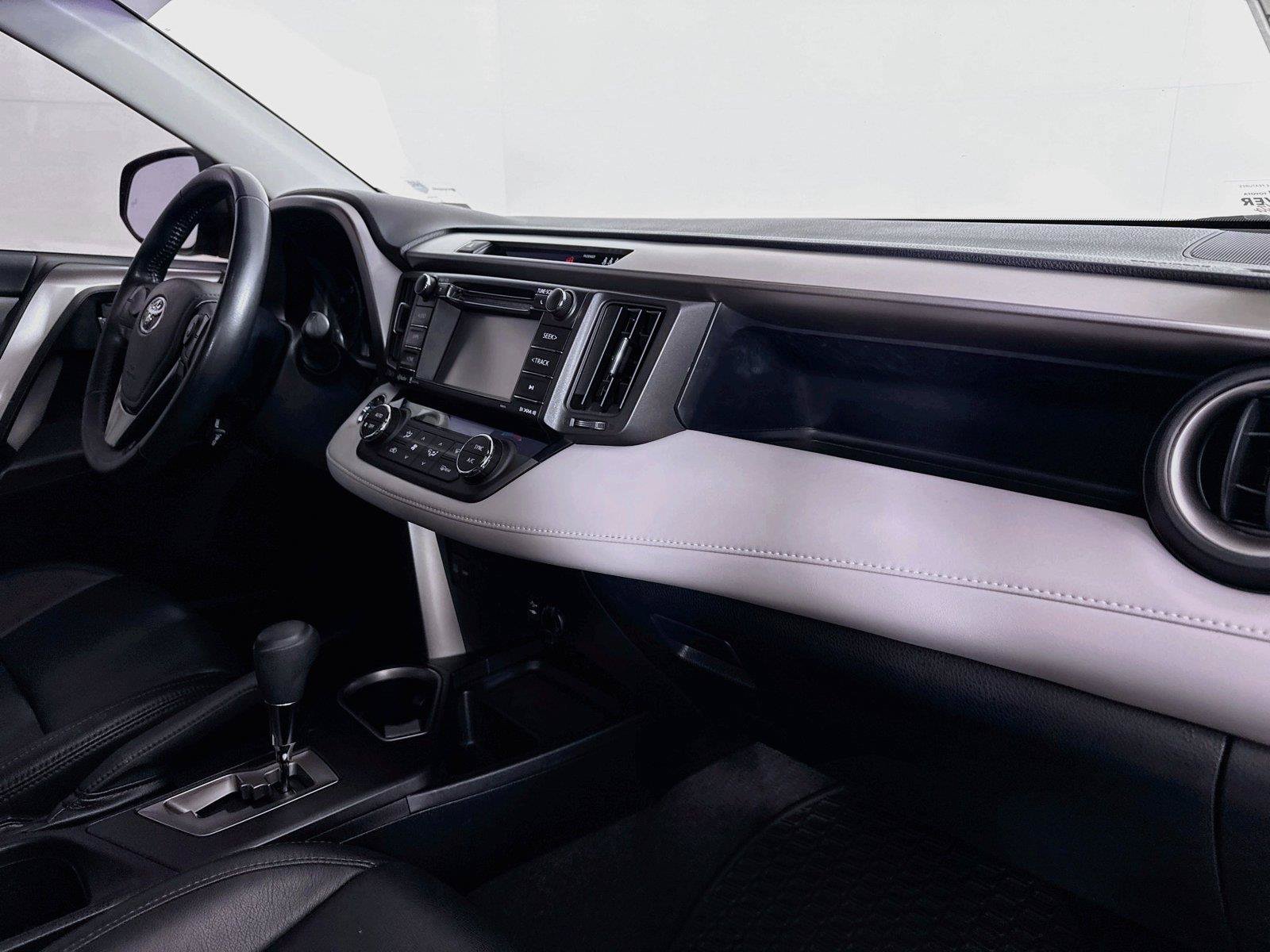 Used 2018 Toyota RAV4 XLE FWD image 39
