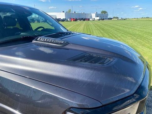 Used 2022 RAM 1500 Laramie w/ Night Edition AWD/4WD image 3