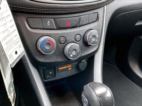 Used 2022 Chevrolet Trax LS w/ Tint and Cruise Package FWD image 25