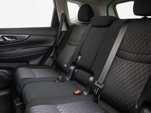 Used 2020 Nissan Rogue SV w/ Sun & Sound Touring Package image 22