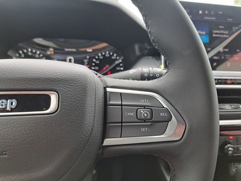 New 2026 Jeep Compass Latitude image 13