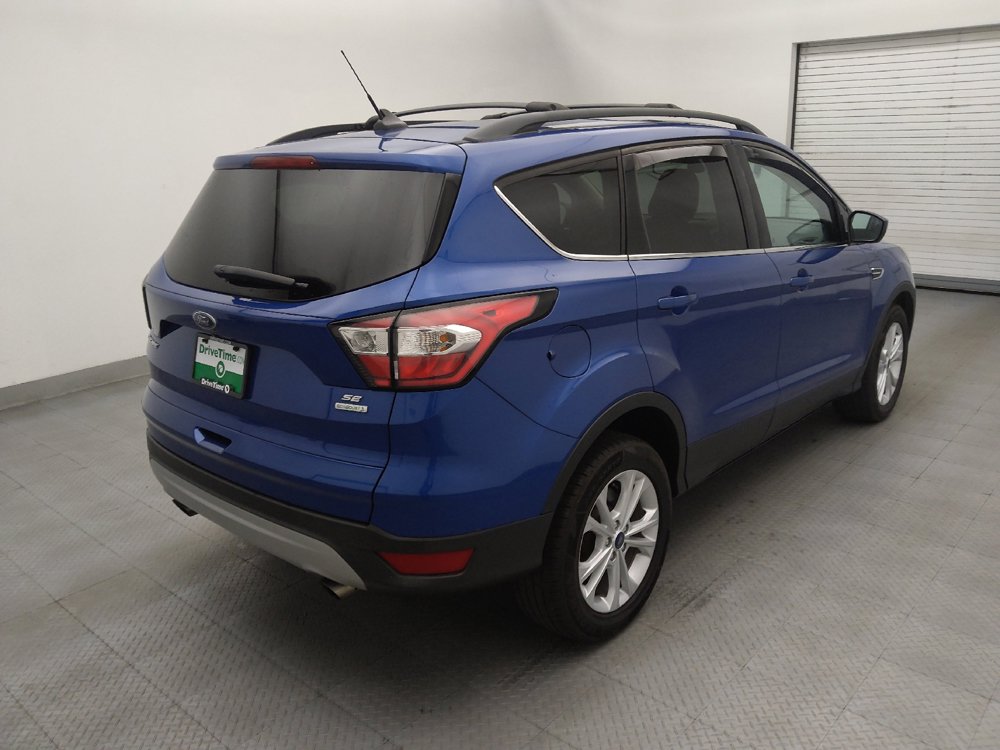 Used 2018 Ford Escape SE w/ Ford Safe & Smart Package FWD image 9