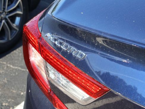 Used 2018 Honda Accord EX-L image 8