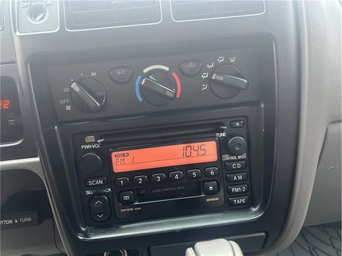 Used 2002 Toyota Tacoma PreRunner image 16