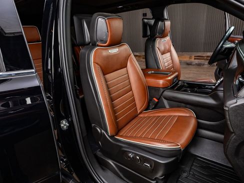 Used 2023 GMC Yukon XL Denali Ultimate image 30