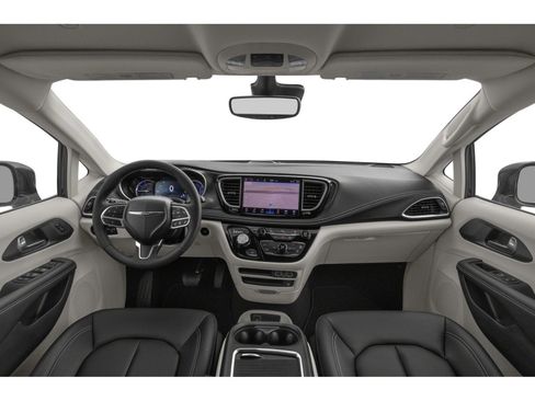 Used 2024 Chrysler Pacifica Limited FWD image 5