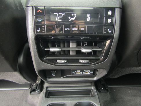 Used 2022 Jeep Grand Cherokee L Overland w/ Off Road Group AWD/4WD image 35