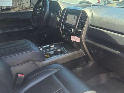 Used 2019 Ford Expedition XLT w/ Equipment Group 201A AWD/4WD image 9