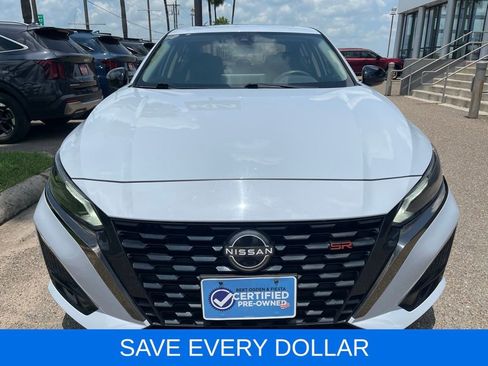 Used 2023 Nissan Altima 2.5 SR w/ SR Premium Package FWD image 2