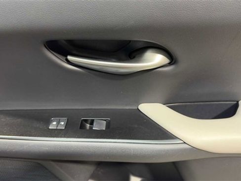 Used 2022 Lexus UX 200 w/ Premium Package image 15