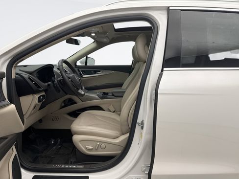 Used 2019 Lincoln Nautilus Reserve w/ Driver Assistance Package image 11