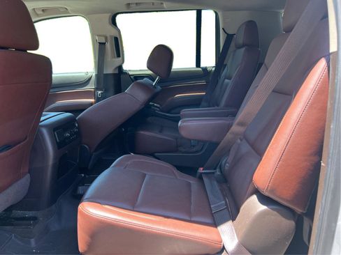 Used 2018 Chevrolet Suburban Premier AWD/4WD image 7