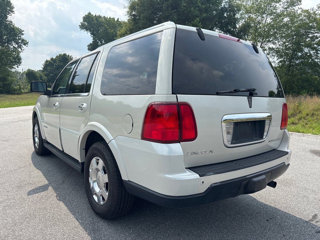 Used 2006 Lincoln Navigator 2WD image 3
