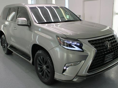Used 2022 Lexus GX 460 Premium w/ Accessory Package AWD/4WD image 12