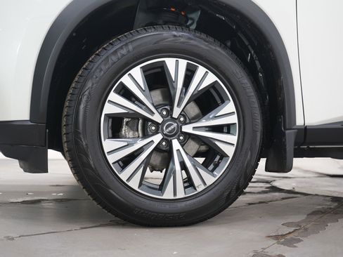 Used 2023 Nissan Rogue SV image 29