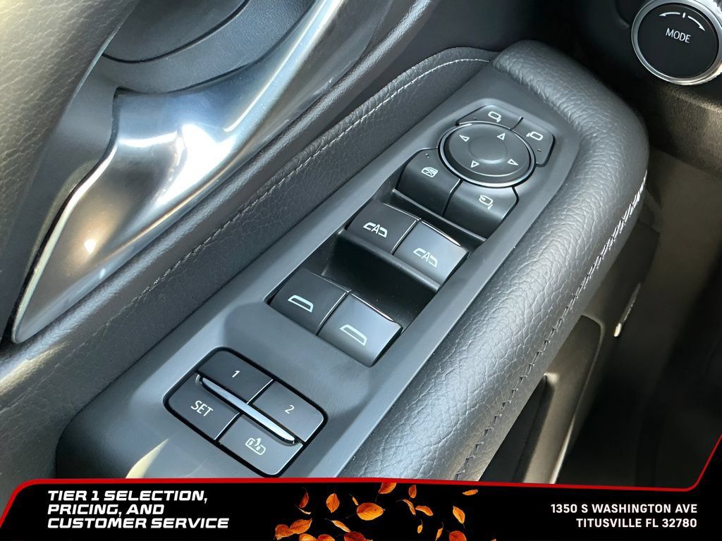 Used 2022 GMC Yukon Denali RWD image 40