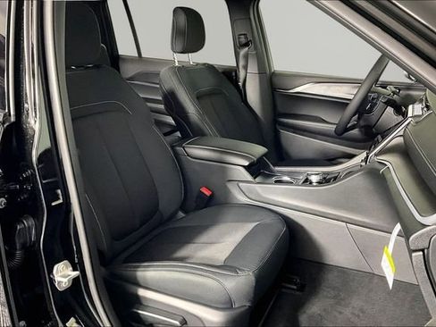 New 2026 Jeep Grand Cherokee L Laredo AWD/4WD image 12