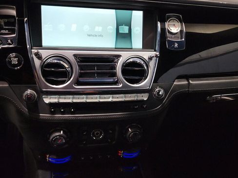 Used 2015 Rolls-Royce Wraith RWD image 32