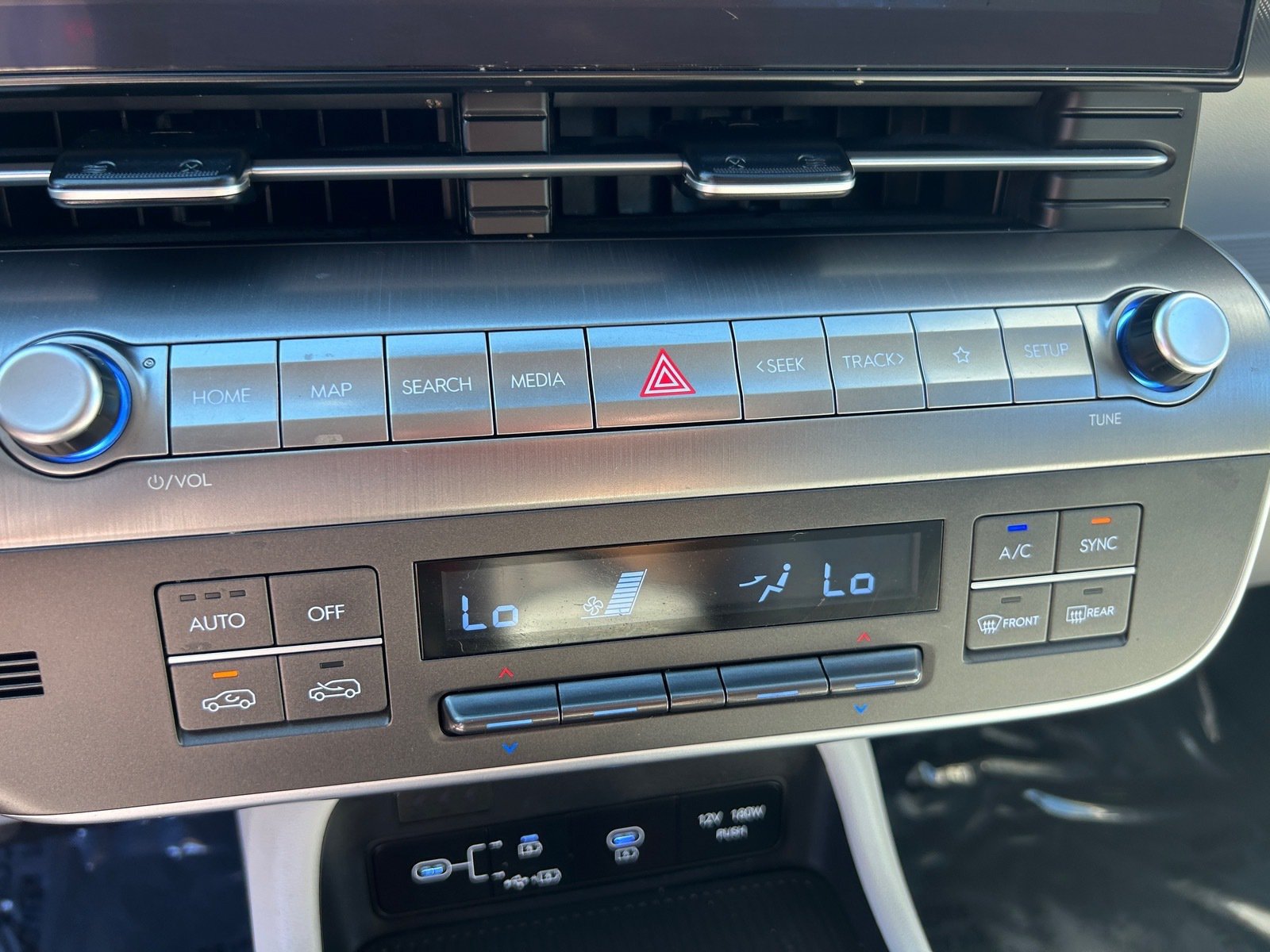 Used 2025 Hyundai Kona SEL FWD image 24
