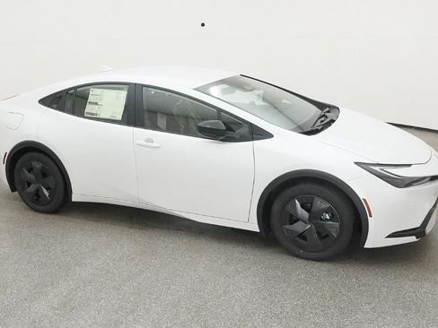 New 2025 Toyota Prius Plug-In Hybrid FWD image 12
