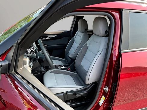 Used 2024 Chevrolet TrailBlazer LT FWD image 20