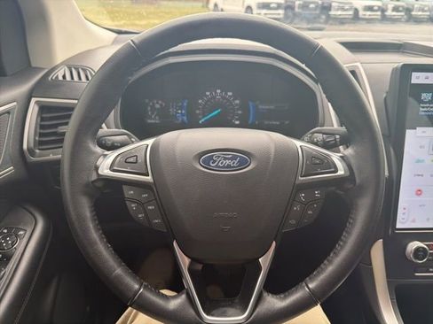Used 2023 Ford Edge SEL image 39