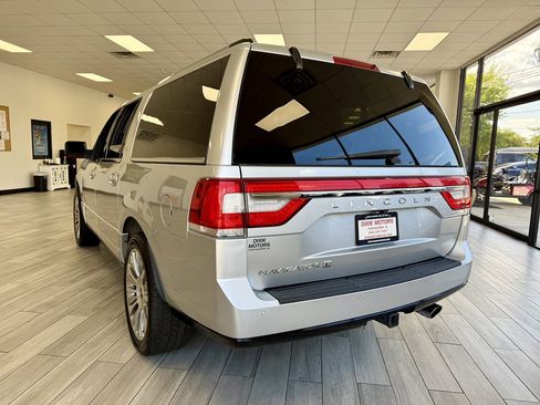 Used 2017 Lincoln Navigator L Reserve image 7