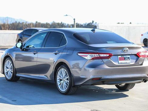 Certified 2020 Toyota Camry XLE image 7