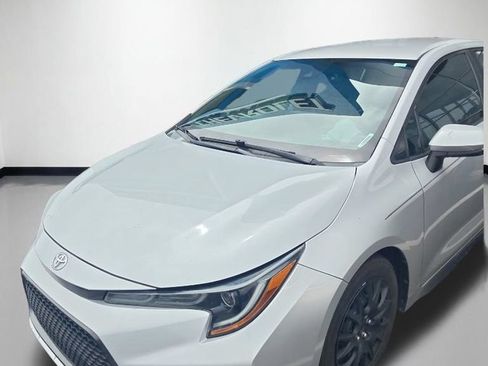 Used 2021 Toyota Corolla SE FWD image 1