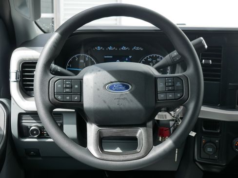 New 2025 Ford F550 4x4 SuperCab Super Duty image 6