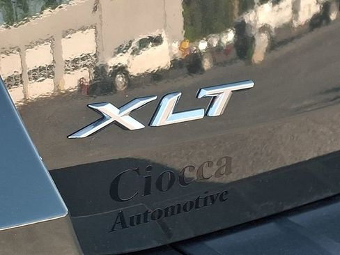 Used 2022 Ford Explorer XLT w/ Equipment Group 202A AWD/4WD image 30