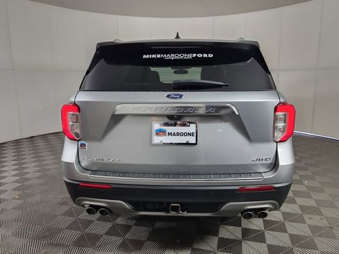 Used 2023 Ford Explorer Platinum w/ Technology Package AWD/4WD image 6