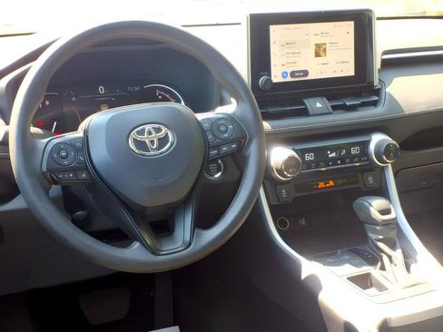 Used 2023 Toyota RAV4 XLE AWD/4WD image 11
