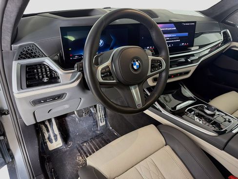 Certified 2024 BMW X7 xDrive40i w/ M Sport Package AWD/4WD image 9