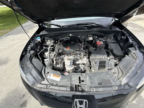 Used 2023 Honda HR-V LX image 17