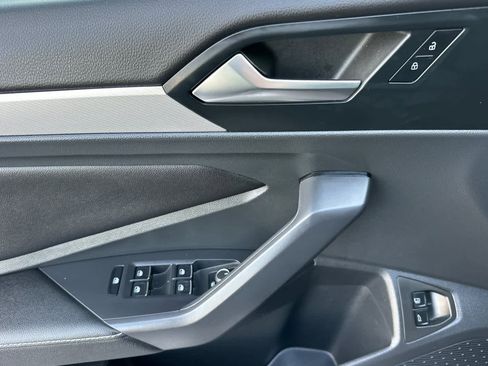 Used 2022 Volkswagen Jetta Sport image 12