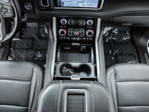 Used 2022 GMC Yukon Denali w/ Denali Premium Package image 35