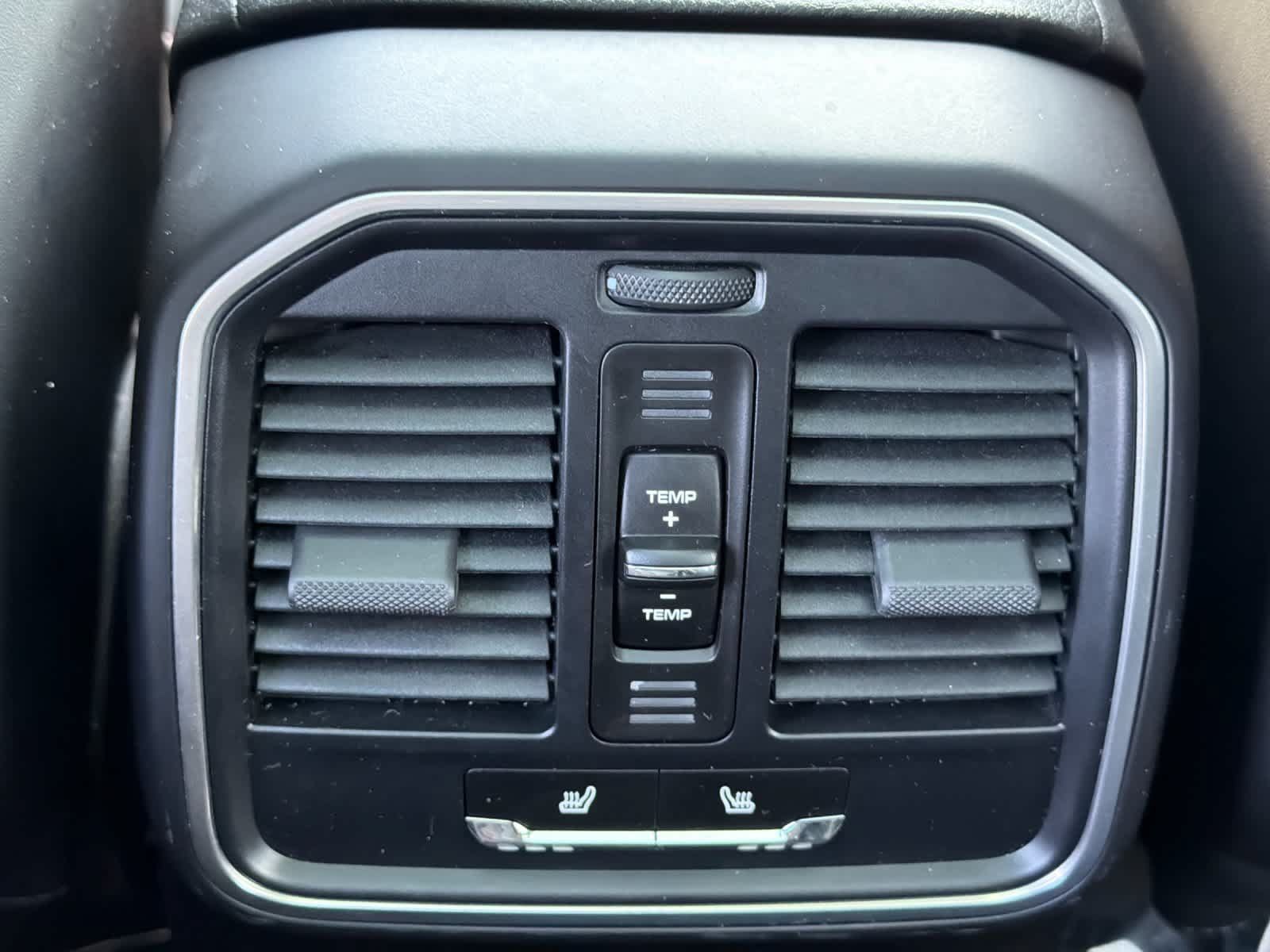 Certified 2024 Porsche Macan S AWD/4WD image 14