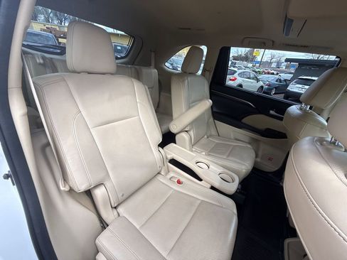 Used 2015 Toyota Highlander Limited w/ Driver Technology Package image 25