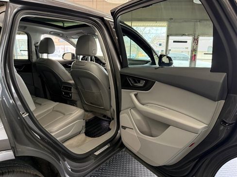 Used 2019 Audi Q7 3.0T Prestige w/ Prestige Package image 37