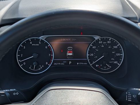 Used 2025 Nissan Rogue SV image 38