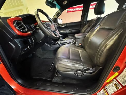 Used 2016 Toyota Tacoma TRD Sport w/ Towing Package RWD image 18